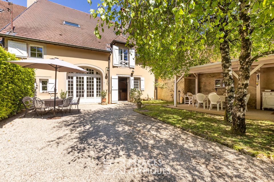 Maison de caractère avec piscine proche Château-Chalon