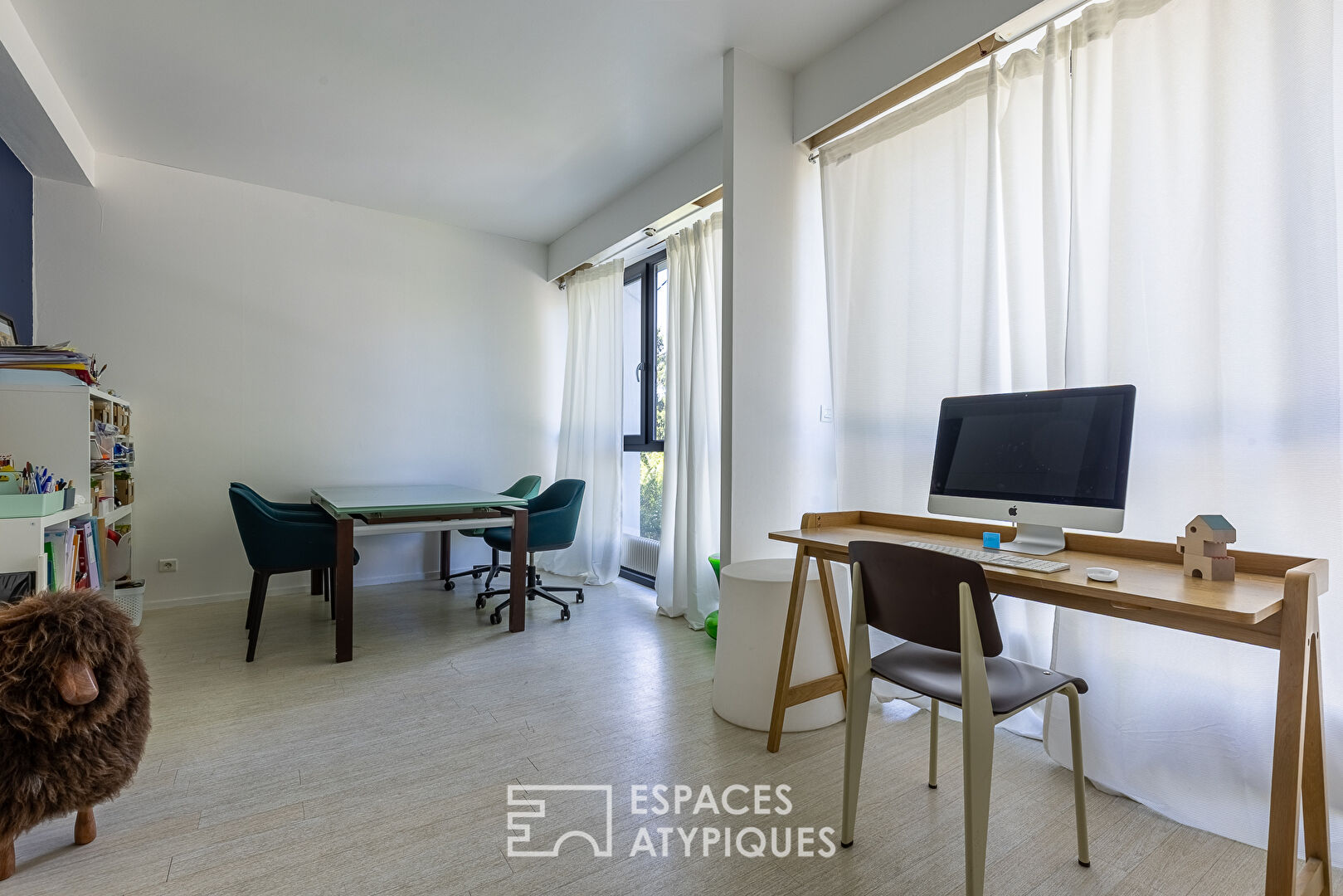 Maison d’architecte dans quartier résidentiel prisé