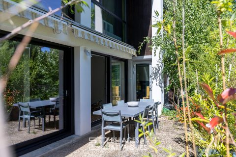 Architect-designed house in a sought-after residential area