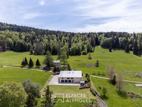 Ferme rénovée dans le Haut Jura avec son loft et ses logements locatifs