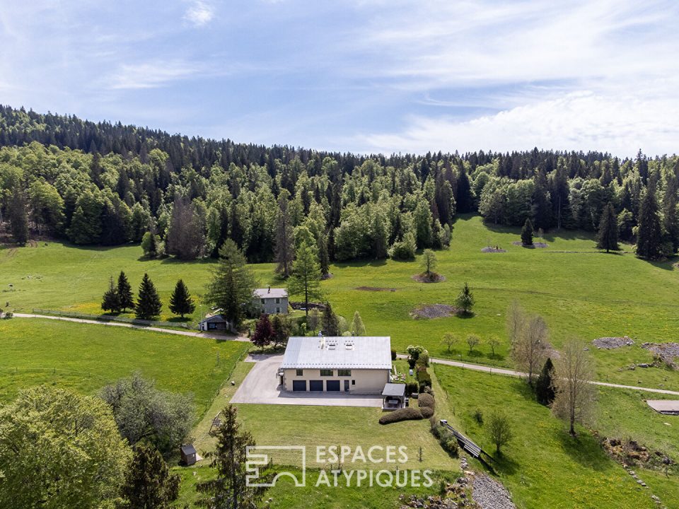 Ferme rénovée dans le Haut Jura avec son loft et ses logements locatifs