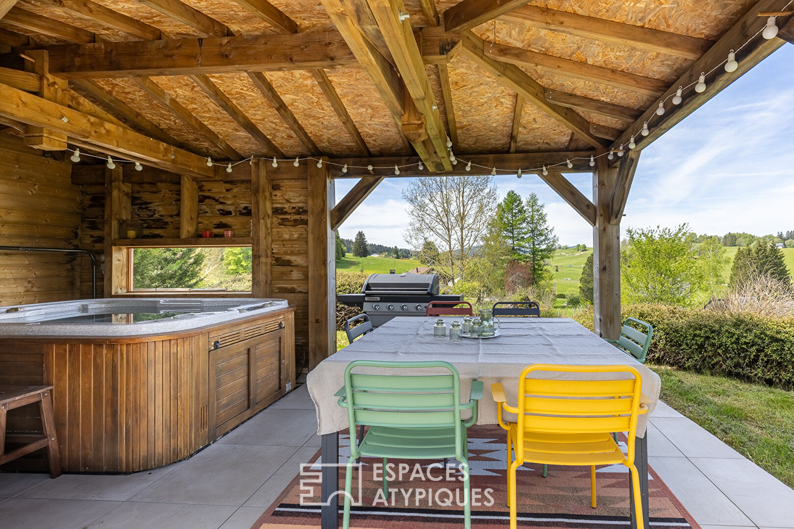 Ferme rénovée dans le Haut Jura avec son loft et ses logements locatifs