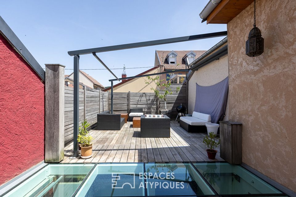 Appartement-maison indépendante avec terrasse, garage et atelier