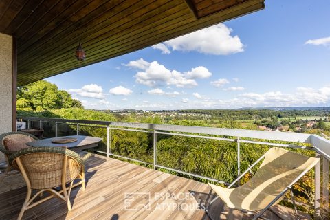Maison dans son écrin de bambous avec vue panoramique et piscine