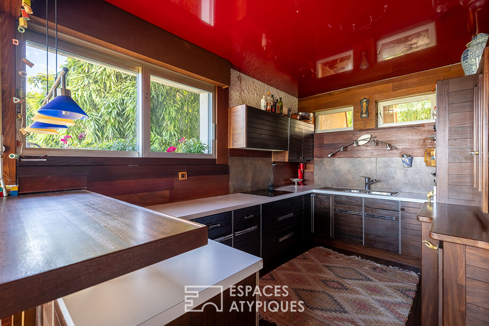 Maison dans son écrin de bambous avec vue panoramique et piscine