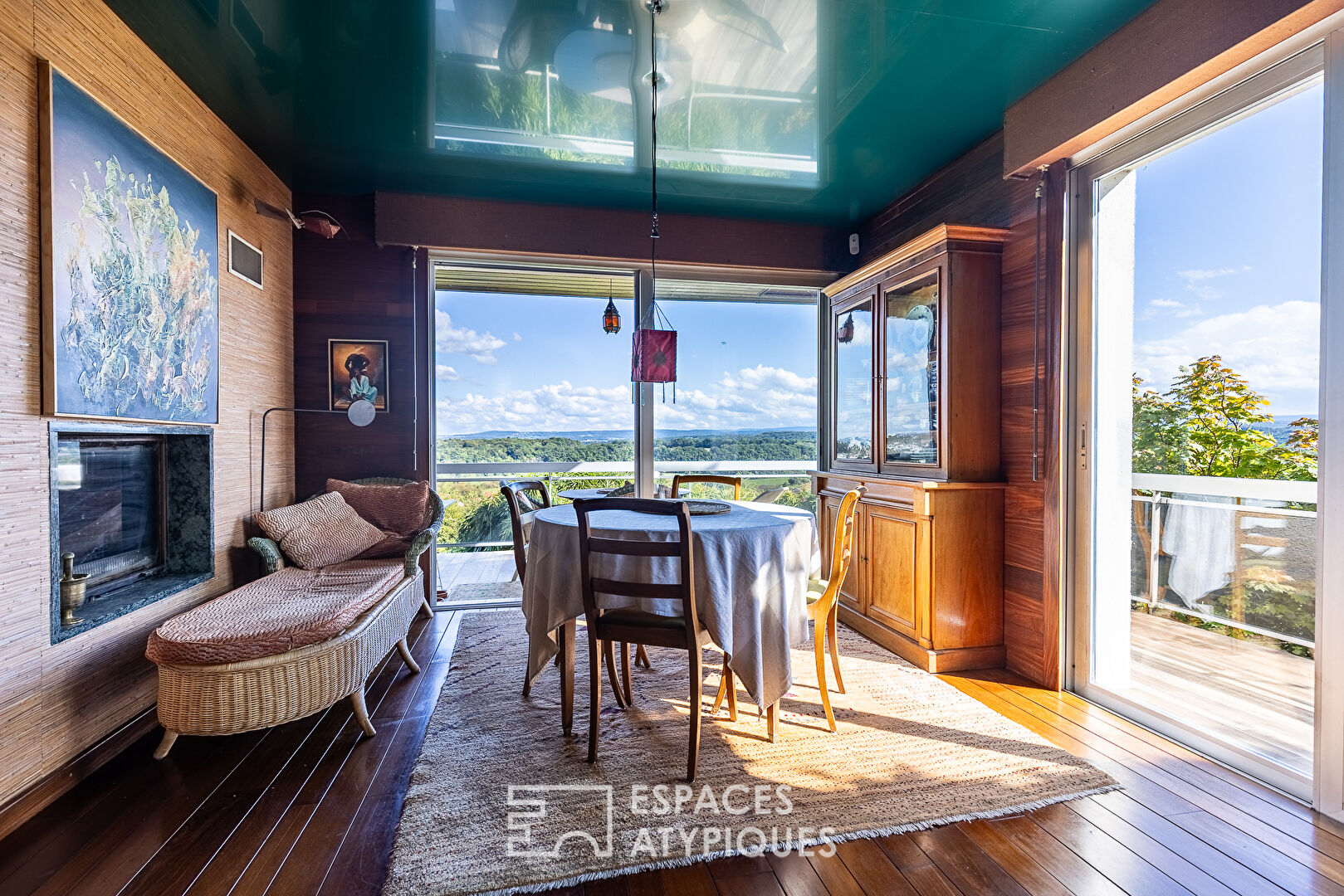 Maison dans son écrin de bambous avec vue panoramique et piscine