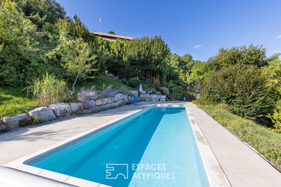 Maison dans son écrin de bambous avec vue panoramique et piscine