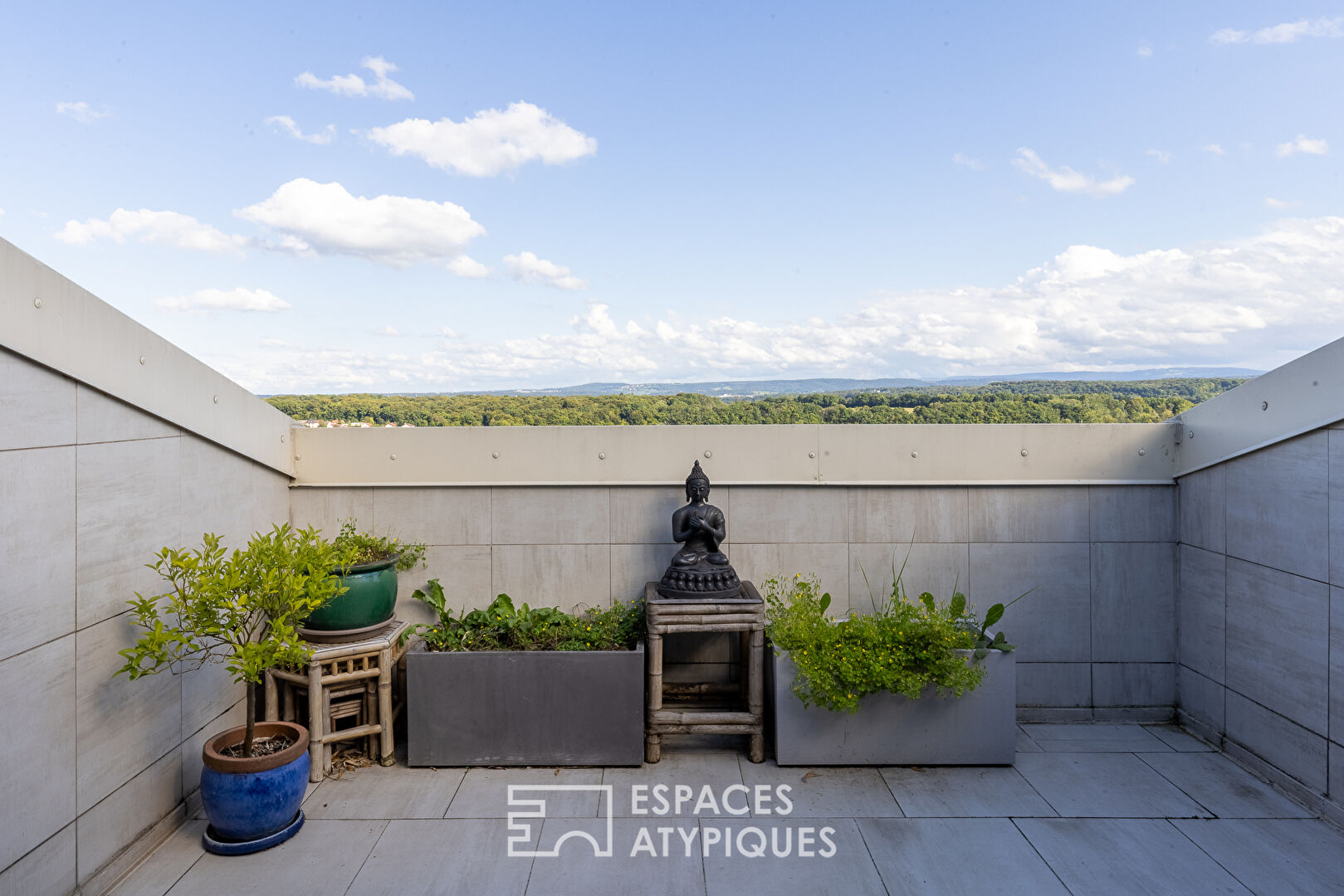 Maison d&rsquo;architecte avec vue panoramique et piscine