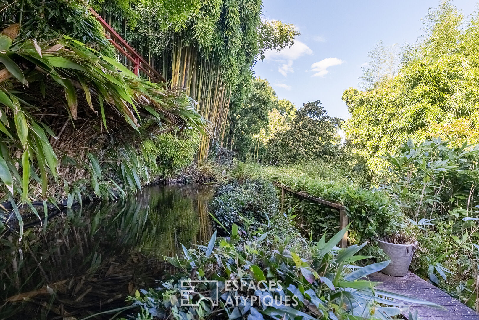 Maison d&rsquo;architecte avec vue panoramique et piscine