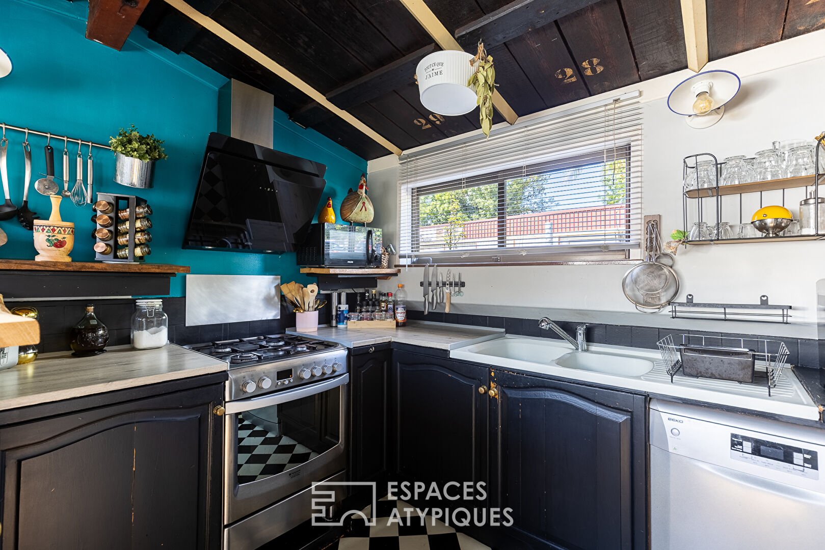 Péniche Tjalk navigante intégralement aménagée