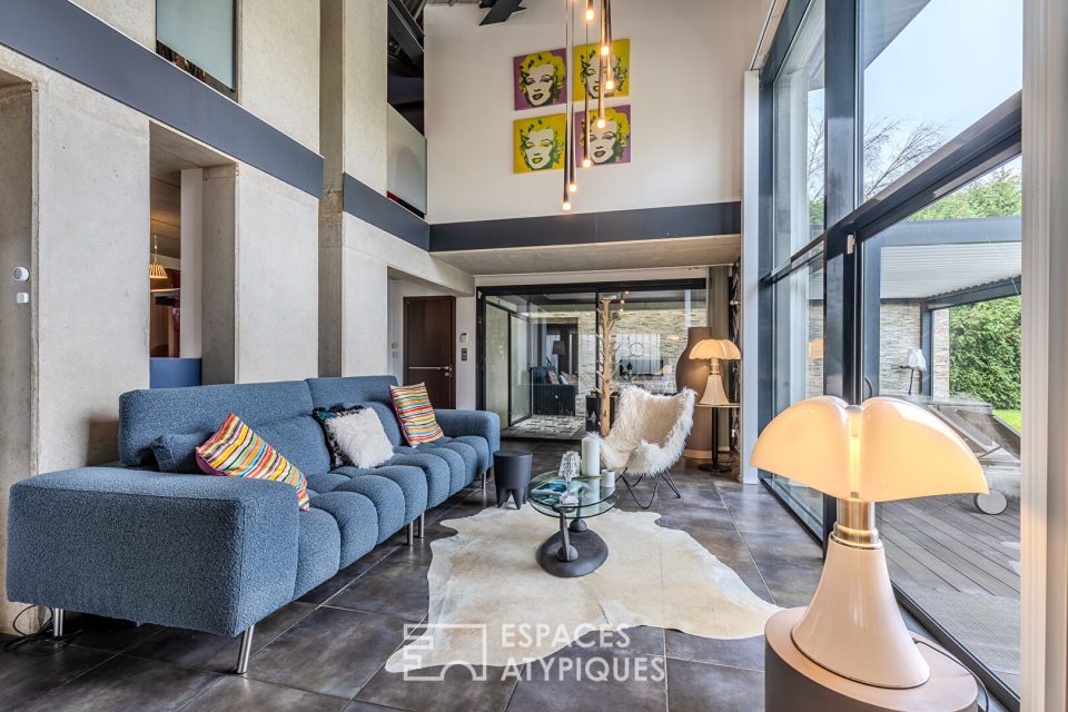 Maison d'architecte béton et nature avec piscine