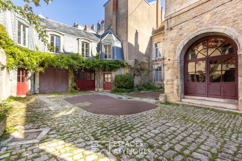 Platform to be converted with its garage in an 18th century mansion