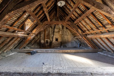 Platform to be converted with its garage in an 18th century mansion
