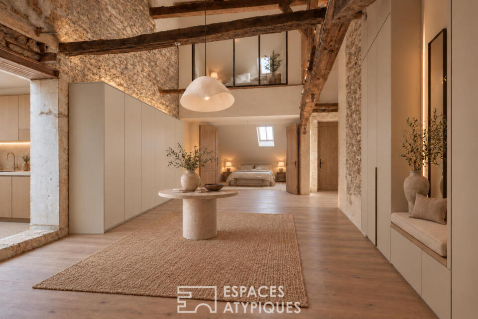 Plateau à aménager avec son garage dans un hôtel particulier du XVIIIe