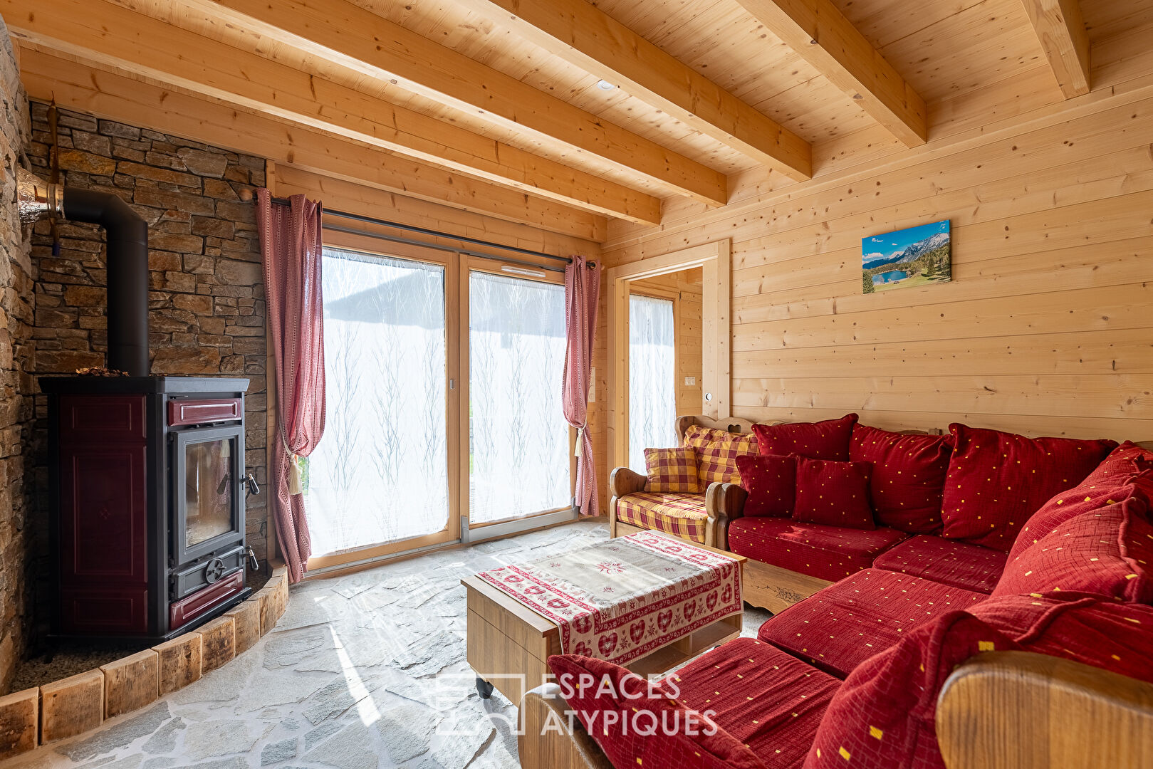 Chalet lumineux et modulable, un esprit scandinave au coeur du Doubs