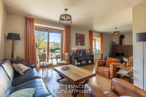 Ancienne ferme de château avec piscine et dépendance