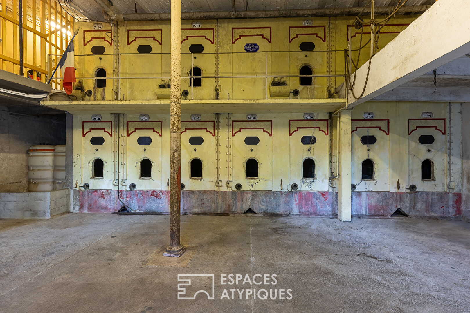 Ancienne maison vigneronne dans village médiéval