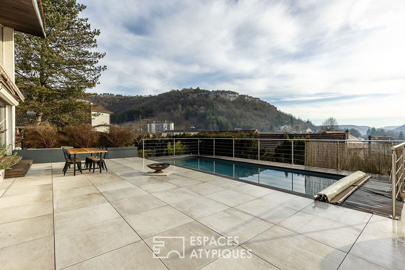 Maison d'architecte avec piscine et logement indépendant