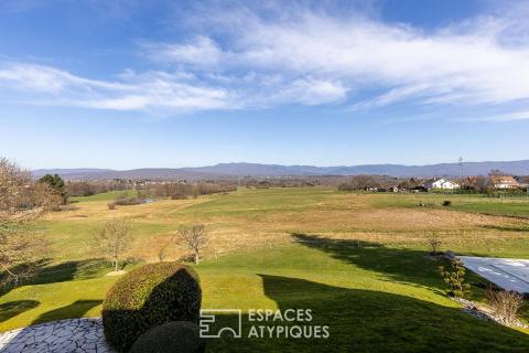 Maison familiale avec piscine et vue panoramique sur les monts