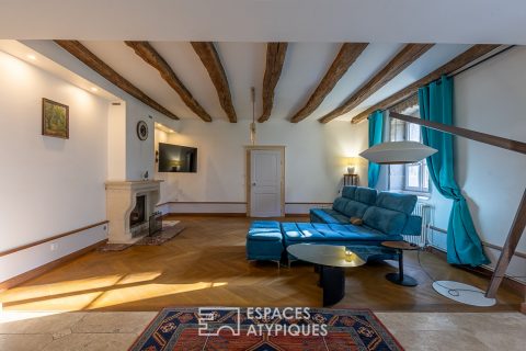 Propriété en pierre dans son parc arboré