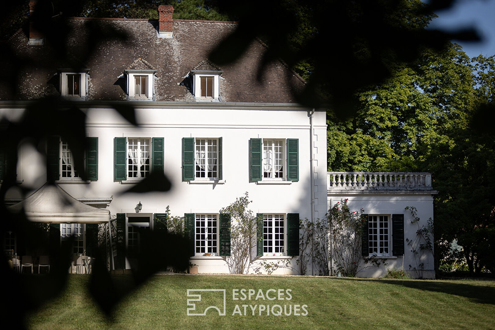 Maison de maître aux multiples projets nichée dans un parc arboré de 9 hectares