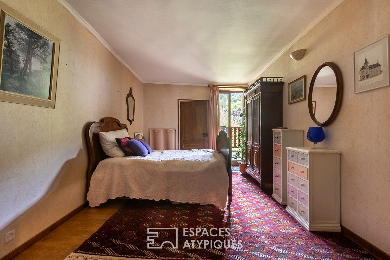 Maison de ville avec son jardin et son accès privé à la Loue