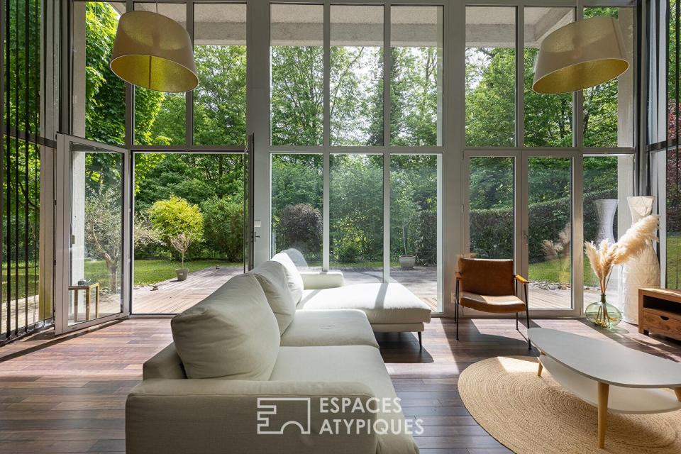 Duplex atypique et sa verrière sur la forêt