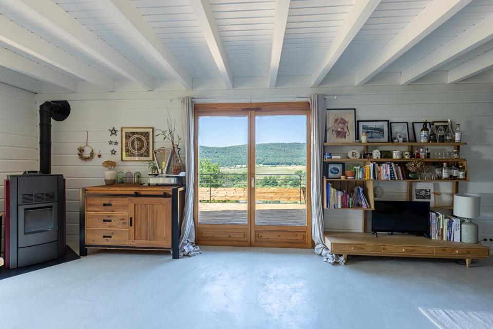 Chalet avec terrasse et panorama sur la nature