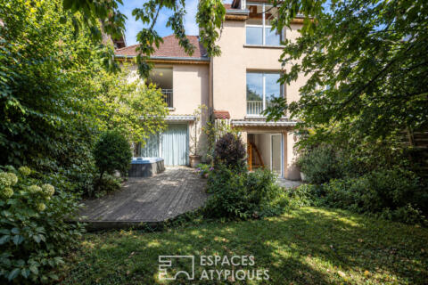 Maison de ville qui cultive son jardin secret