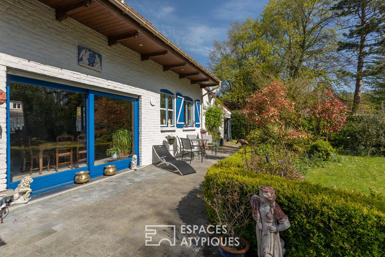 Ferme avec écurie réhabilitée.