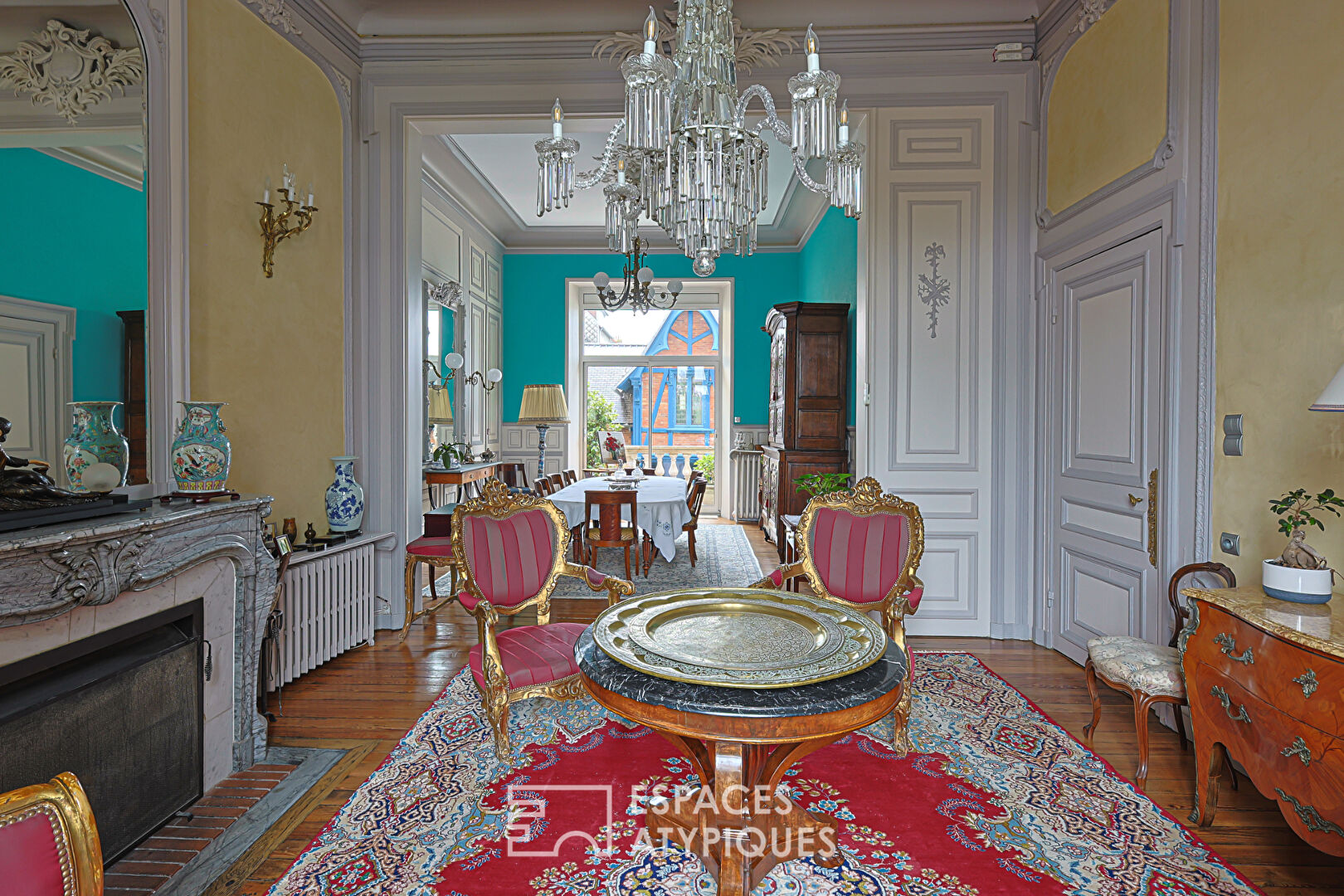 Hôtel Particulier fin XIXème Siècle avec cour et Appartement