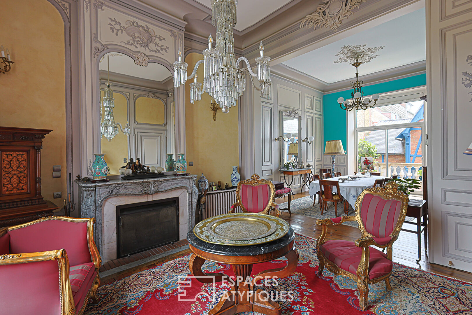Hôtel Particulier fin XIXème Siècle avec cour et Appartement
