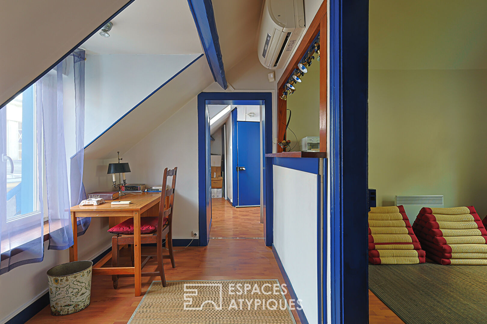 Hôtel Particulier fin XIXème Siècle avec cour et Appartement