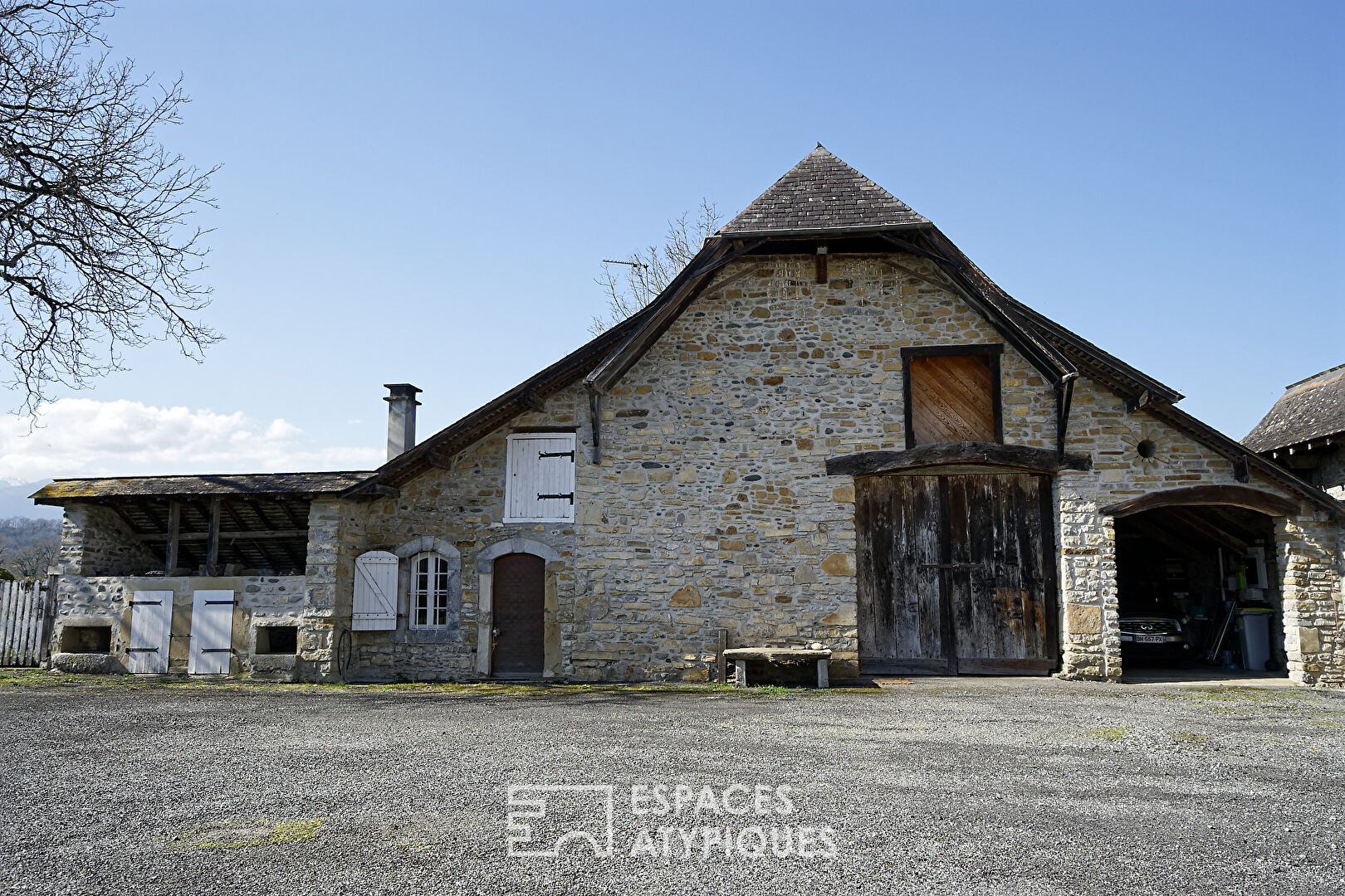 Charming Béarnaise farmhouse with breathtaking views of the Pyrenees