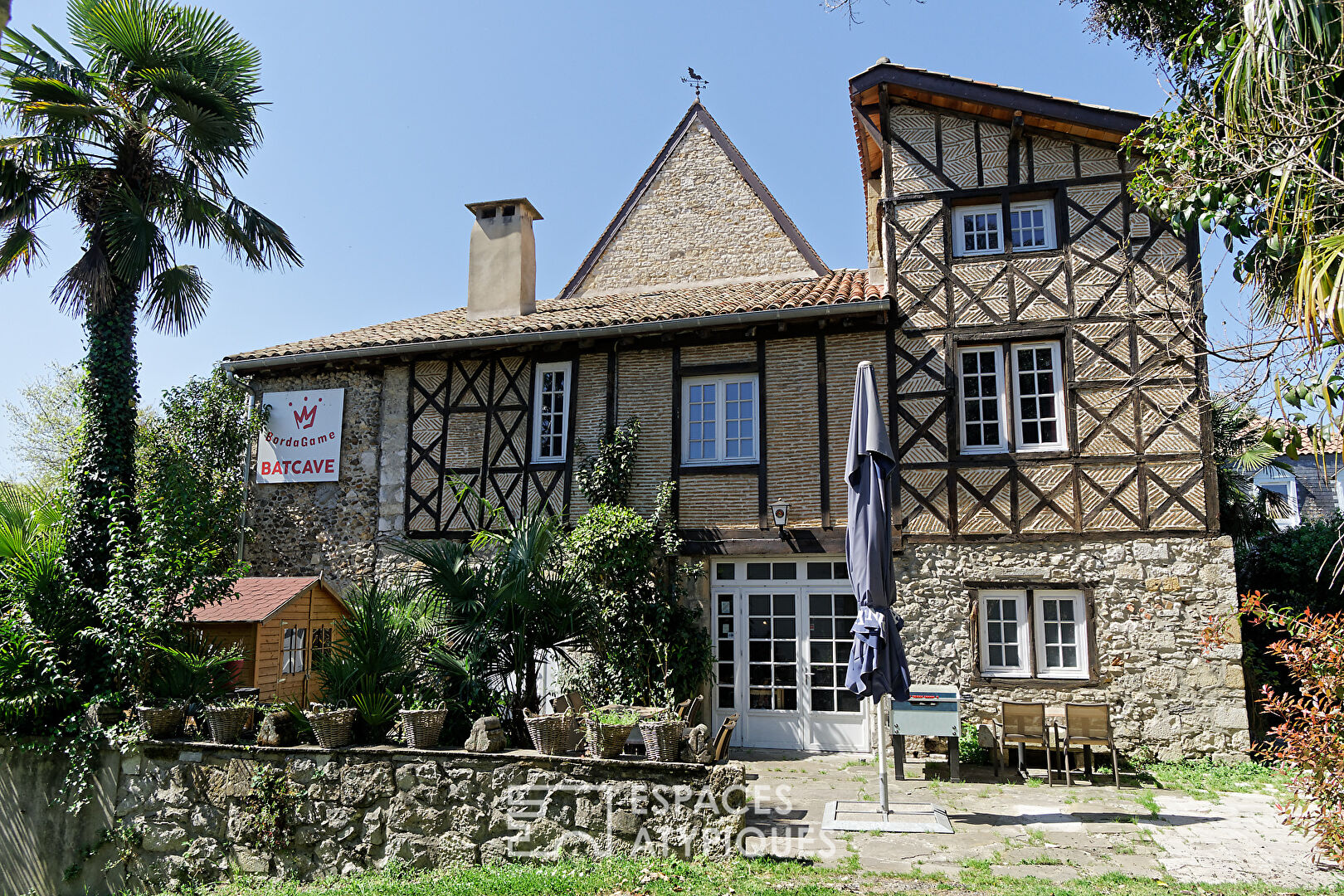 Bâtisse du XIII ème siècle alliant charme et authenticité
