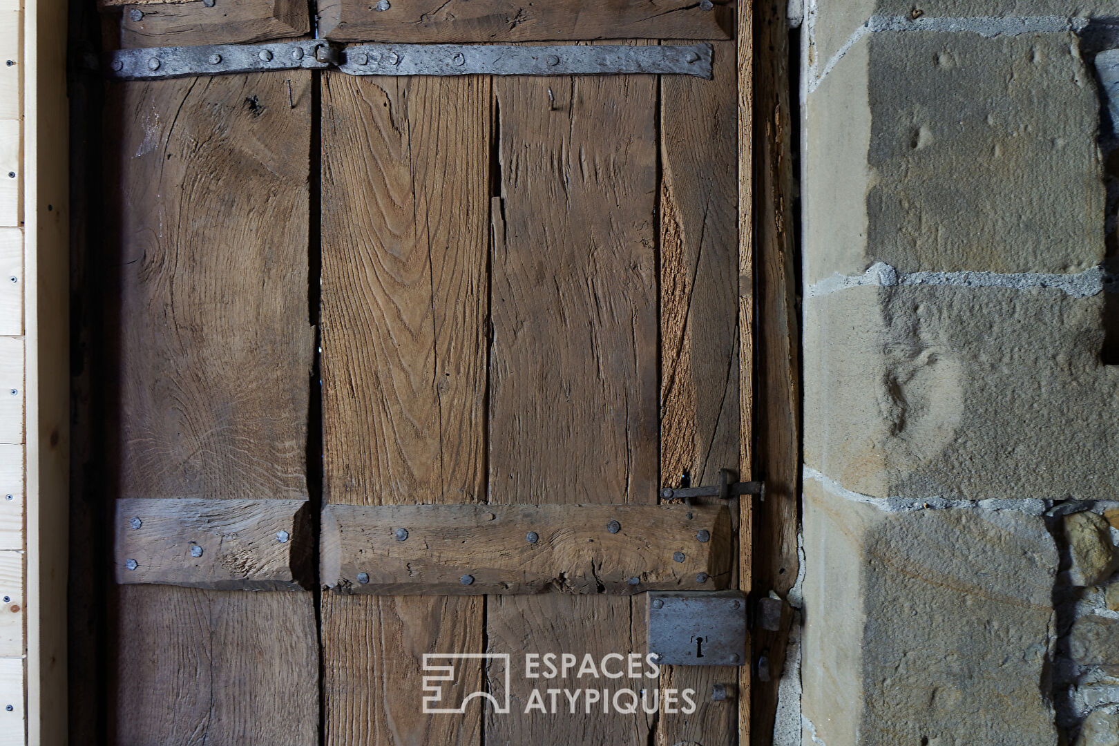 Bâtisse du XIII ème siècle alliant charme et authenticité