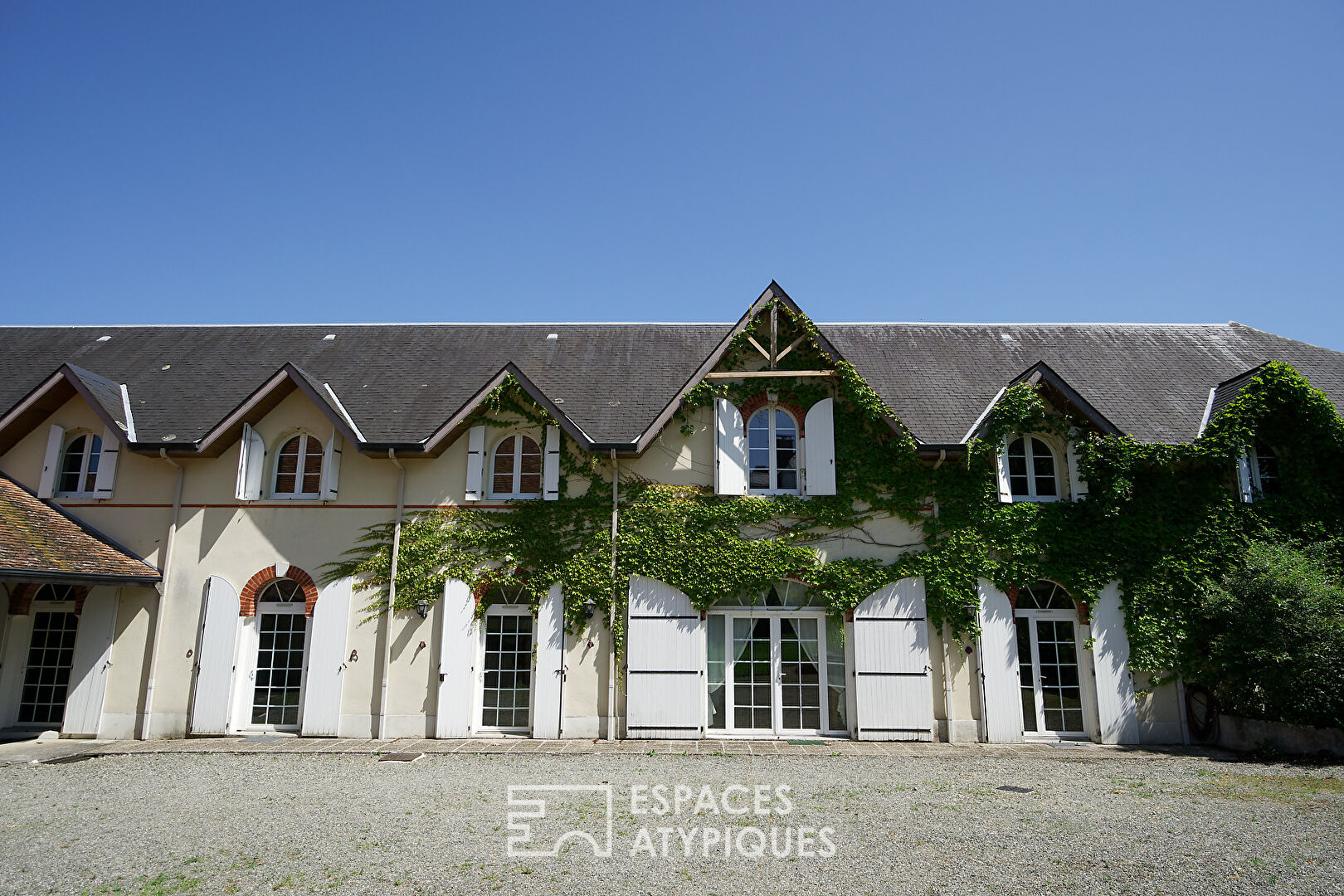 Bâtisse de Caractère aux Mille Projets