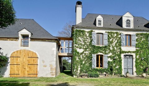 Prestige Estate near Pau : A fusion of Béarnese heritage and architectural daring