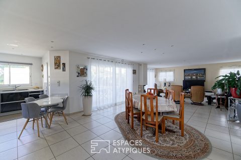 Villa contemporaine face aux Pyrénées