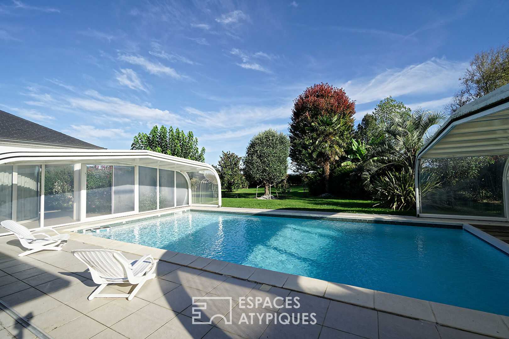 Villa contemporaine face aux Pyrénées