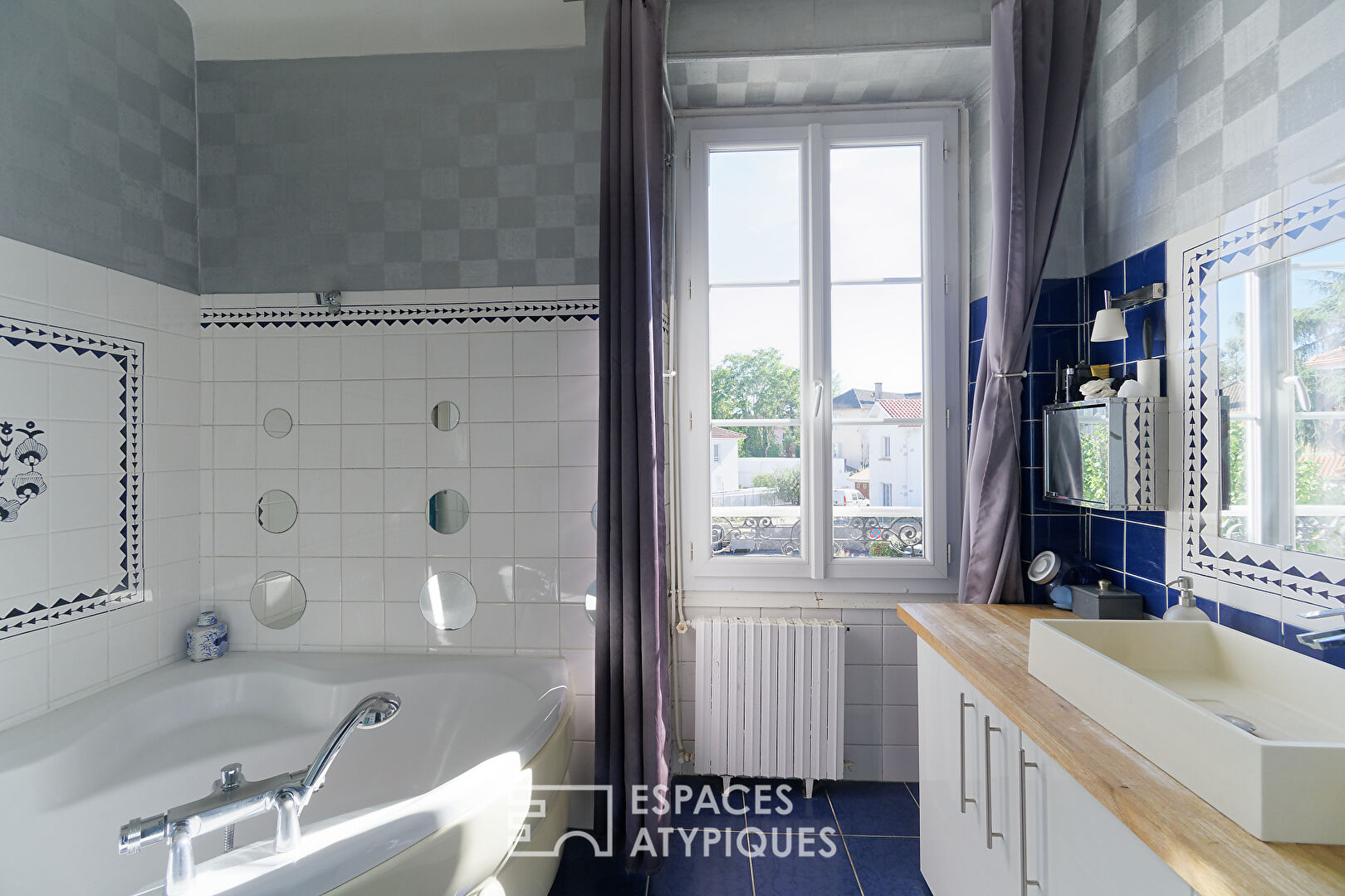 Élégante maison de ville rénovée avec raffinement