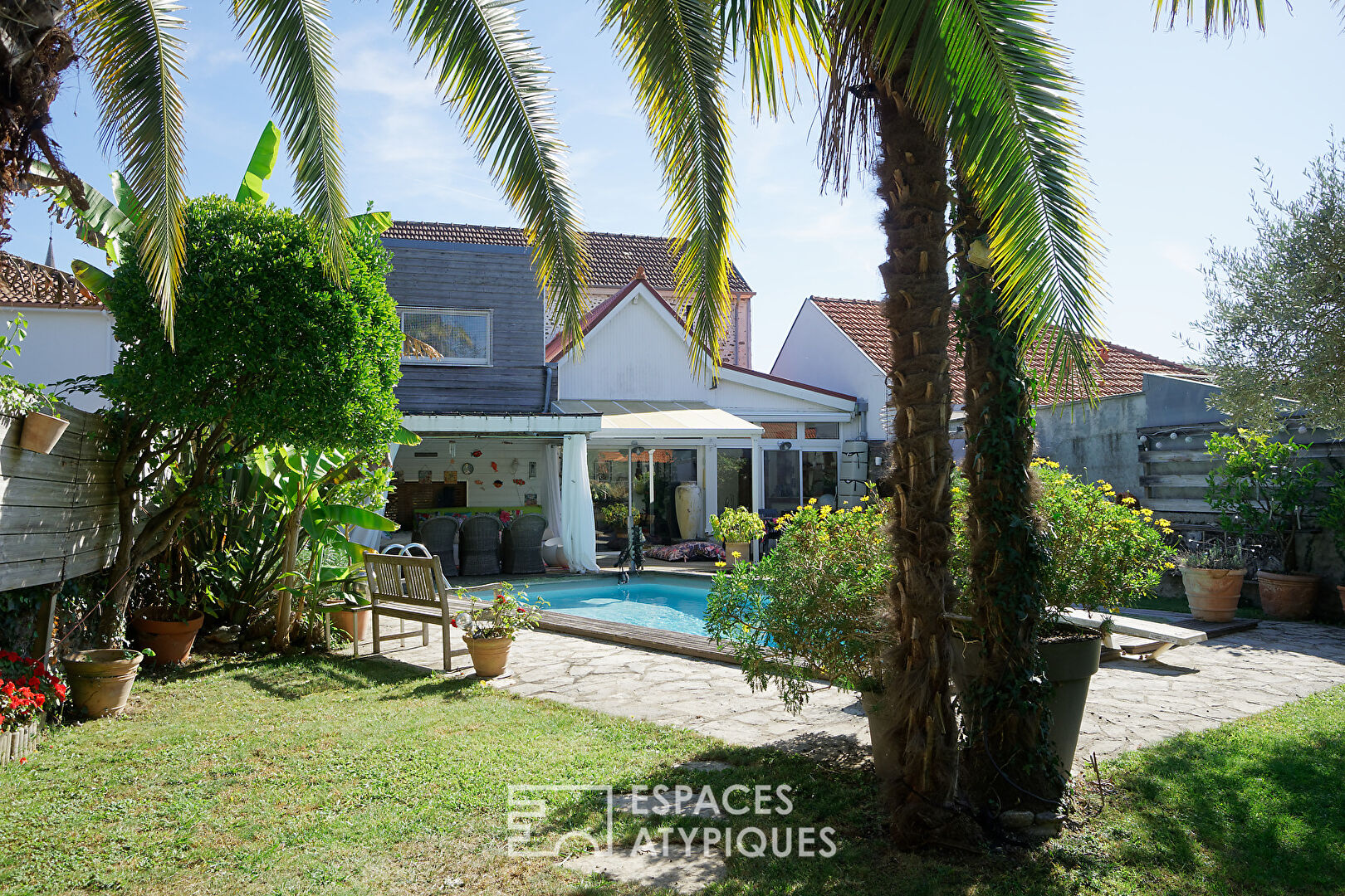 Élégante maison de ville rénovée avec raffinement