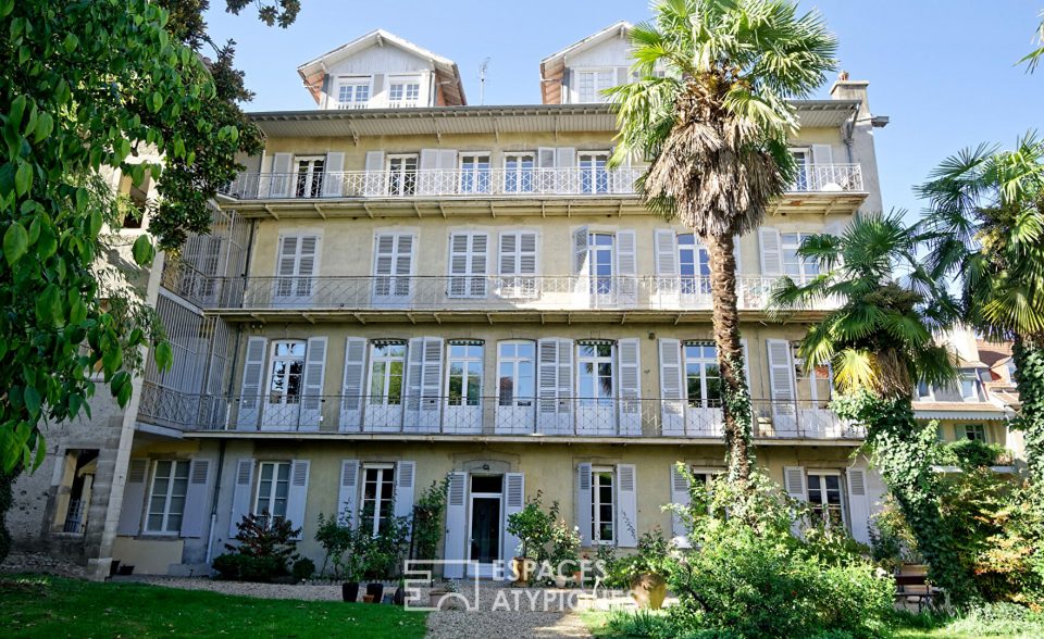 Ancien hôtel particulier à proximité du parc Beaumont