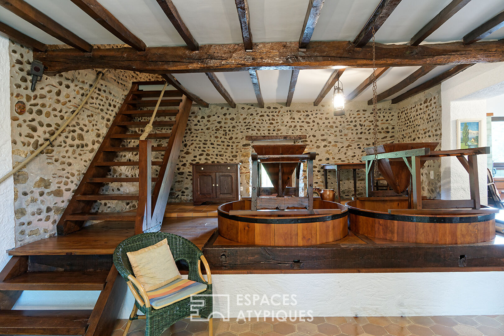 Moulin ancien dans un cadre naturel préservé