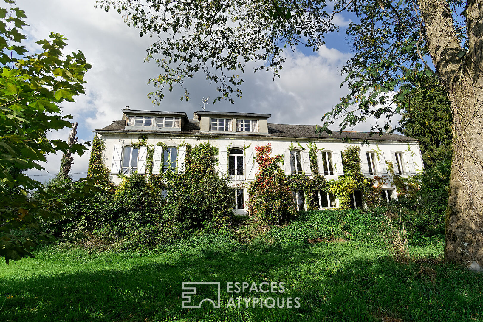 Ancien hôtel restaurant mythique réinventé en demeure de charme