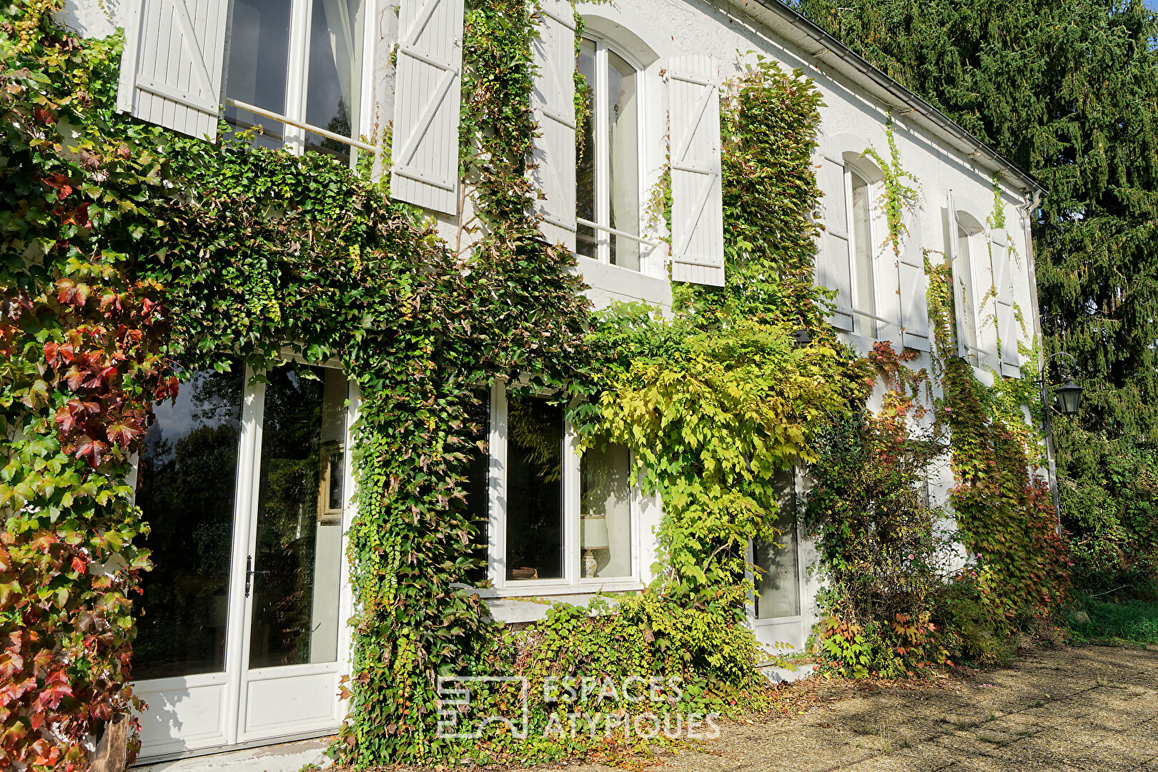 Ancien hôtel restaurant mythique réinventé en demeure de charme