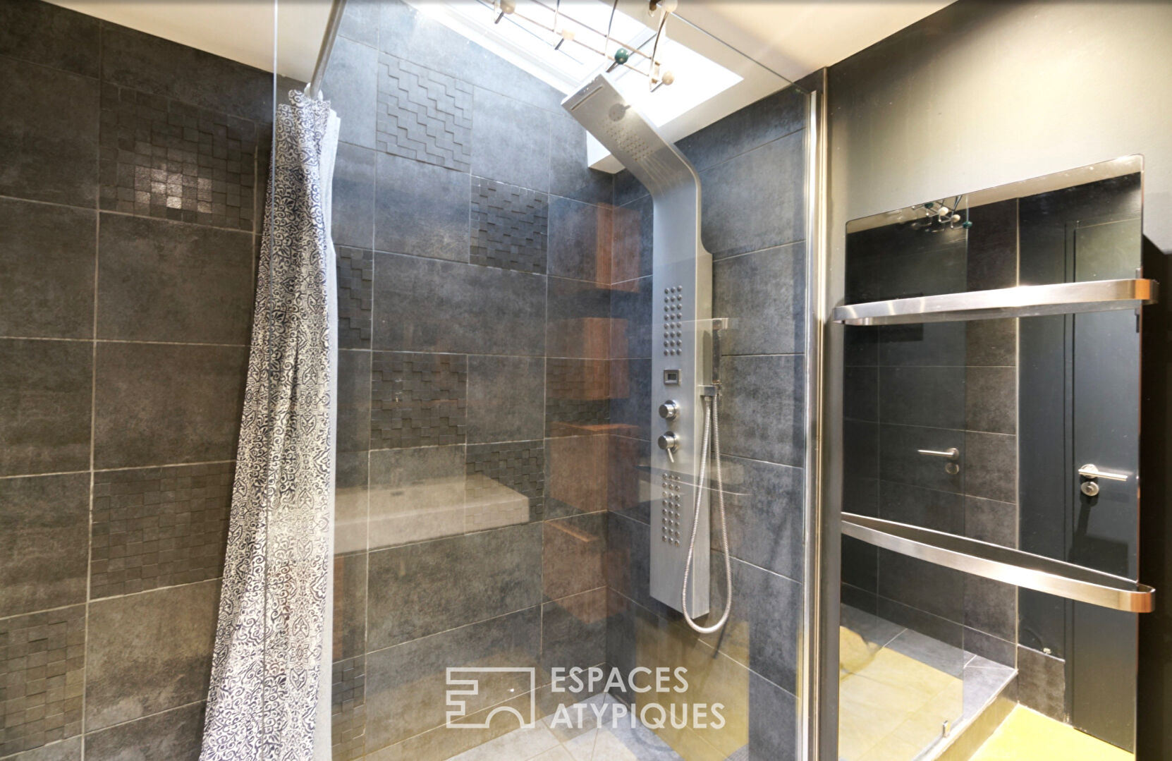 Maison de ville d&rsquo;exception, lieu rare  au coeur de la cité