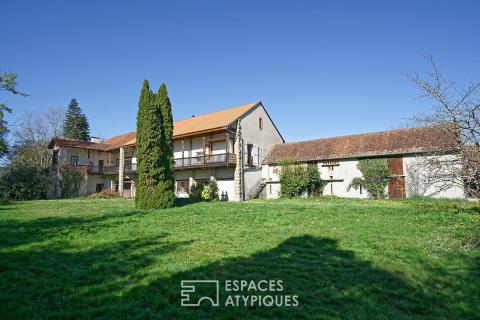 Ensemble immobilier avec habitation et espace professionnel