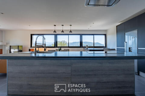 ÉCRIN D&rsquo;ARCHITECTURE CONTEMPORAINE ET PANORAMA PYRÉNÉEN