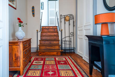 L’élégance d’un charmant duplex, le luxe d’un jardin en coeur de ville